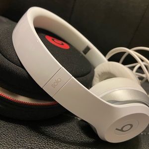 Beats by Dre Solo 2 headphones